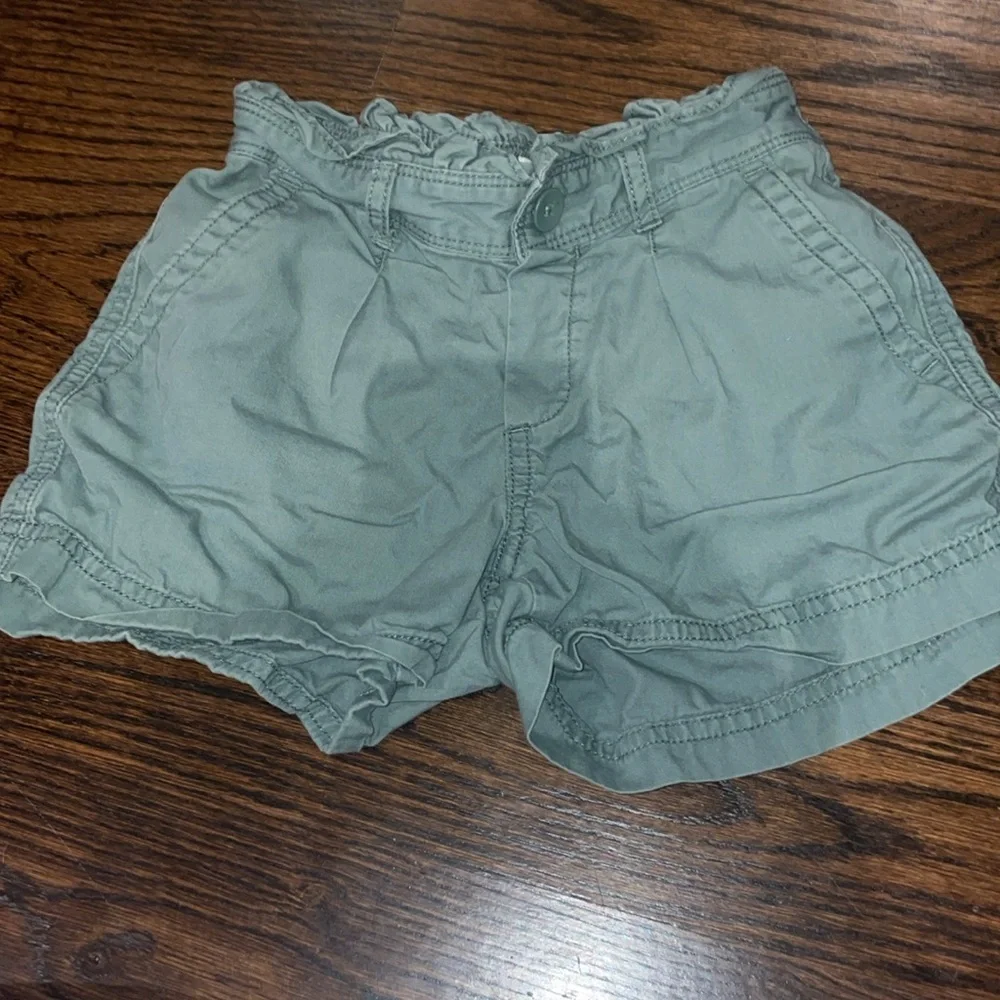 2 Gap shorts, size girls small - Picture 3 of 5
